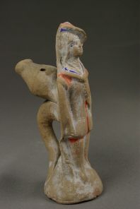 Sifflet moulé. Campanie (?), Italie, début du XX<sup>e</sup> siècle. Coll. particulière. © Pierre Catanès Sifflet moulé. Campanie (?), Italie, début du XX<sup>e</sup> siècle. Coll. particulière. © Pierre Catanès