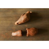 Perçage d’un sifflet globulaire en forme d’oiseau - photographie 1. © Véronique Durey Perçage d’un sifflet globulaire en forme d’oiseau - photographie 1. © Véronique Durey