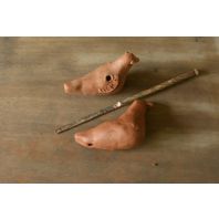 Perçage d’un sifflet globulaire en forme d’oiseau - photographie 5. © Véronique Durey Perçage d’un sifflet globulaire en forme d’oiseau - photographie 5. © Véronique Durey