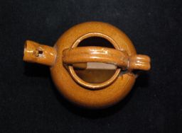 Sifflet à eau en forme de cruche © MuCEM / Pierre Catanès Sifflet à eau en forme de cruche © MuCEM / Pierre Catanès