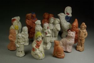 Sifflets du Westerwald, fin du XIX<sup>e</sup> – début du XX<sup>e</sup> siècle. Coll. particulière © Pierre Catanès Sifflets du Westerwald, fin du XIXe – début du XXe siècle. Coll. particulière © Pierre Catanès